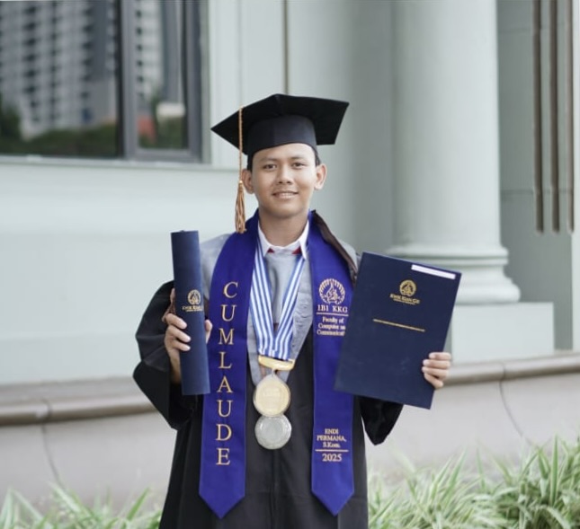 Pencapaian Gemilang Lulusan Berpredikat Cumlaude